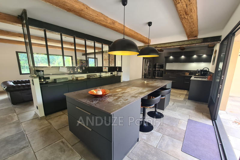 Maison - 225 m² - 6 pièces