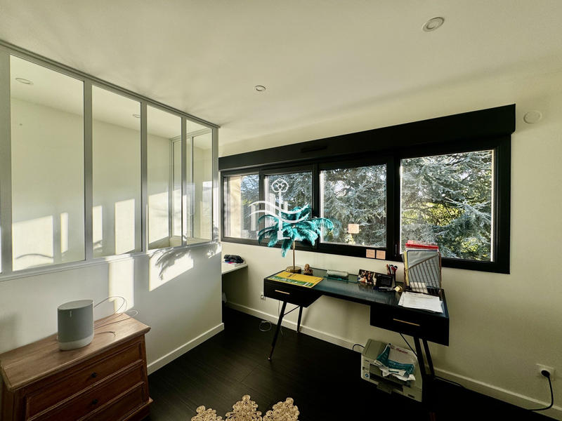 Maison - 208 m² - 9 pièces