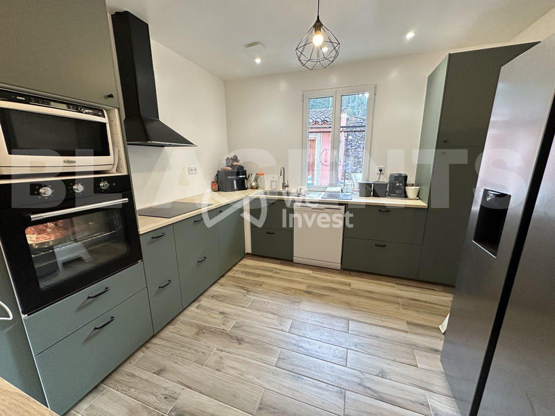 Maison - 185 m² - 8 pièces