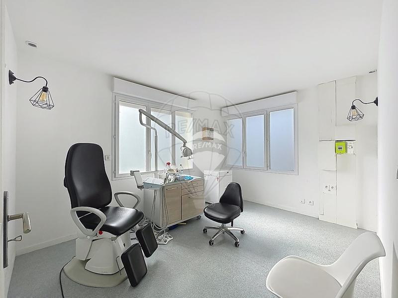 Immeuble - 108 m² - 6 pièces