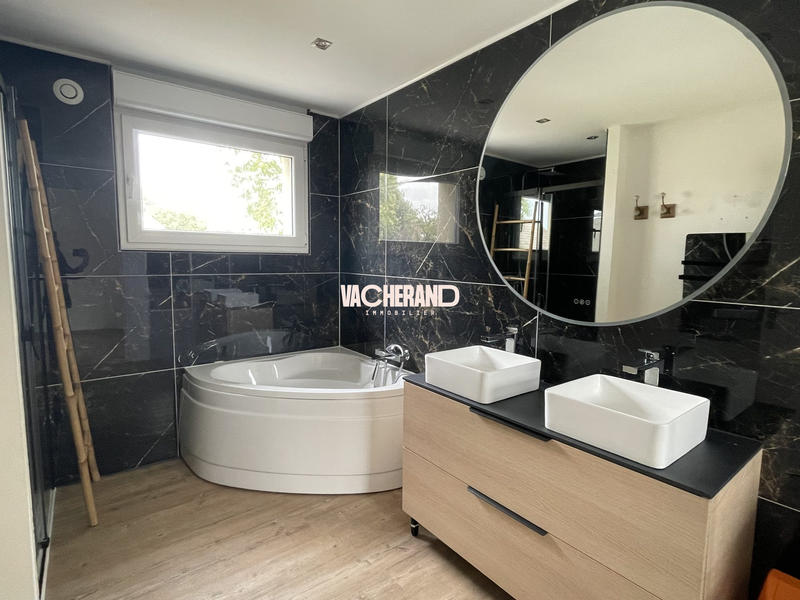 Maison contemporaine - 203 m² - 5 pièces