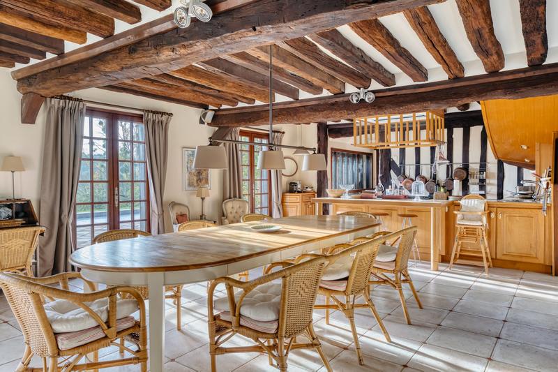 Maison - 268 m² - 8 pièces