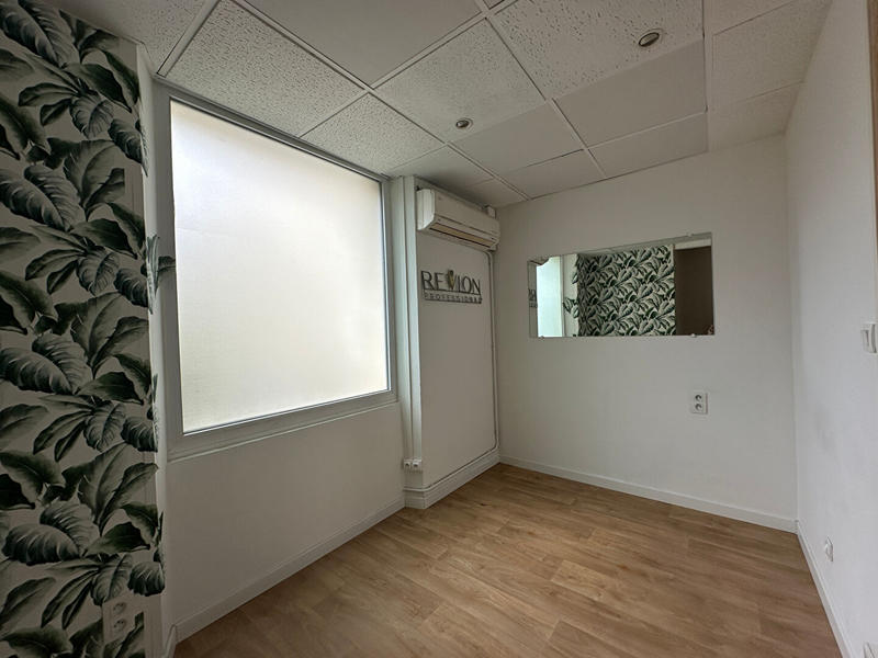 Local commercial - 51 m² - 4 pièces