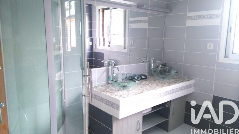 Maison - 206 m² - 5 pièces