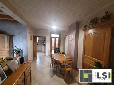 Maison - 141 m² - 9 pièces