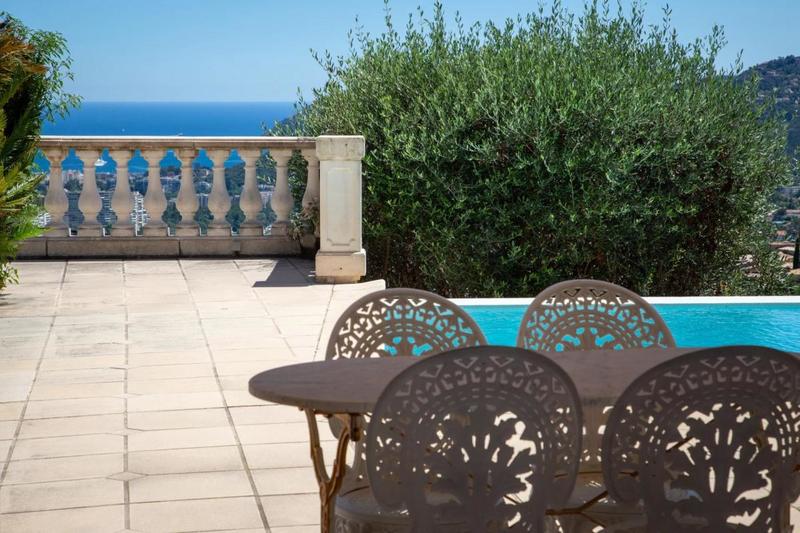 Villa - 284 m² - 6 pièces