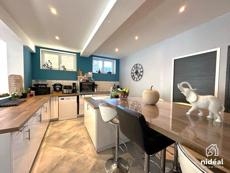 Maison - 148 m² - 6 pièces