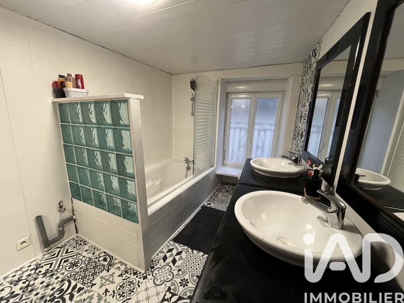 Maison - 94 m² - 5 pièces