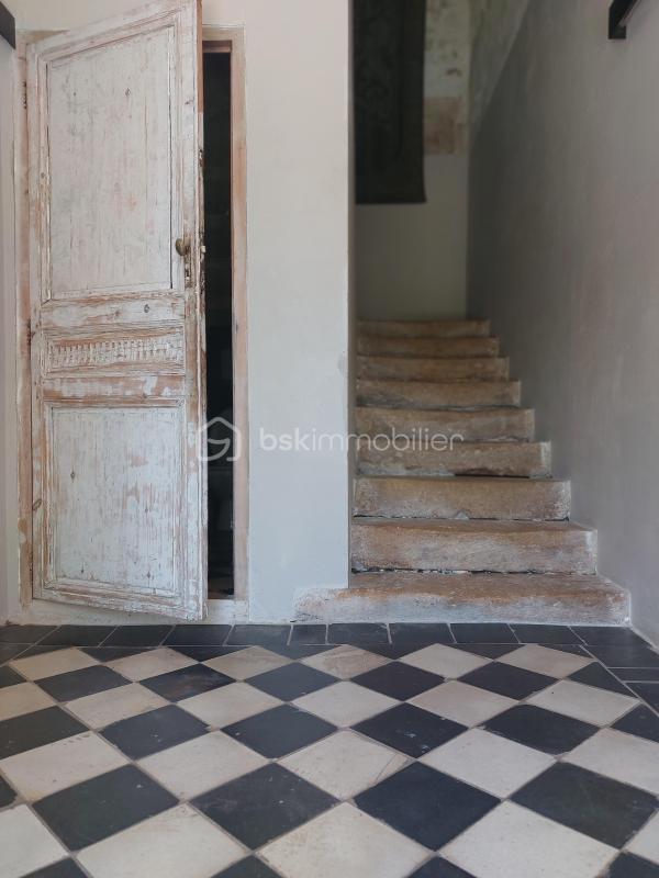 Propriété - 242 m² - 7 pièces