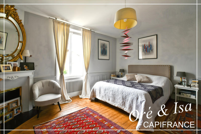 Maison de village - 338 m² - 15 pièces