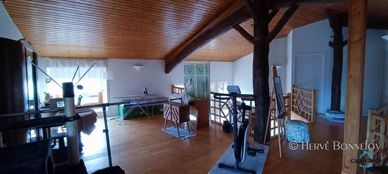 Maison - 220 m² - 11 pièces