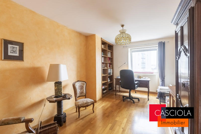 Appartement - 136 m² - 5 pièces