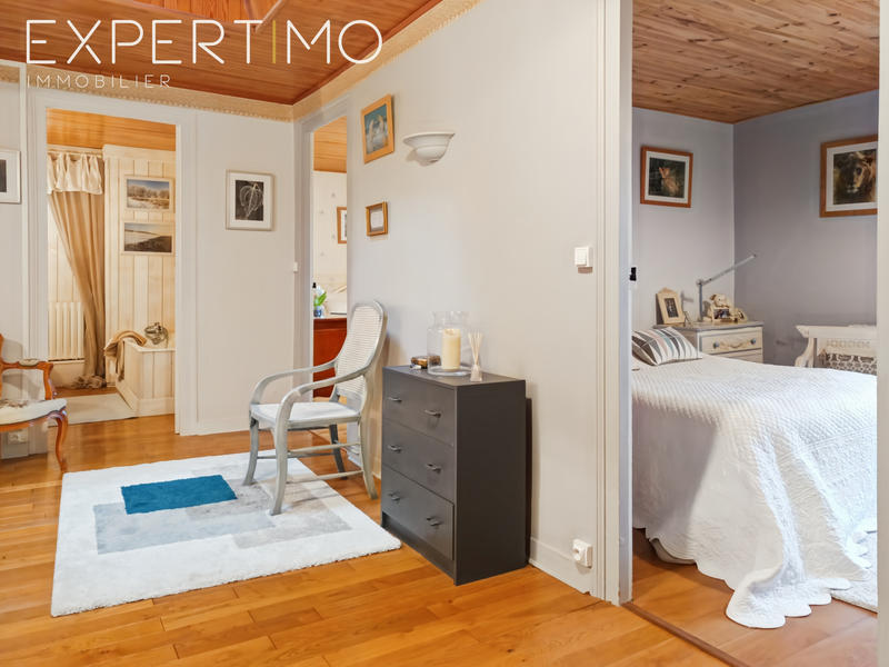 Maison - 284 m² - 12 pièces