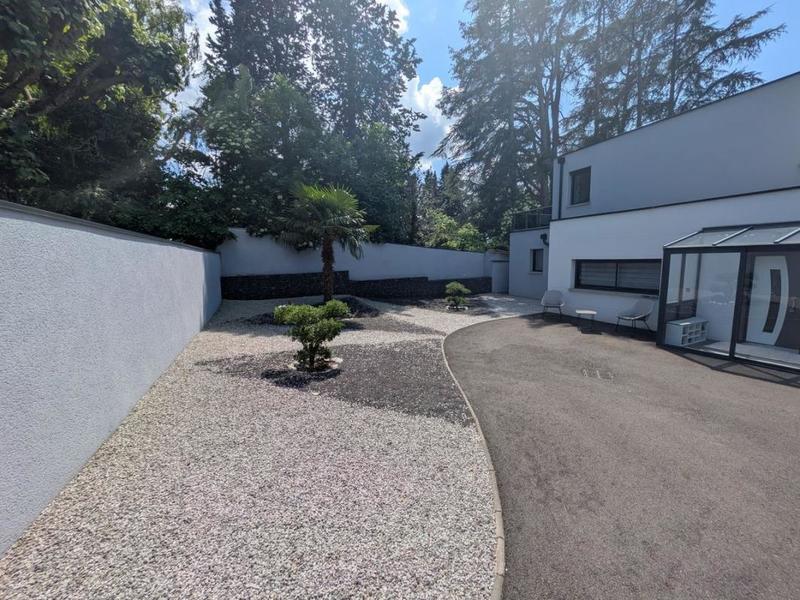 Maison - 178 m² - 6 pièces