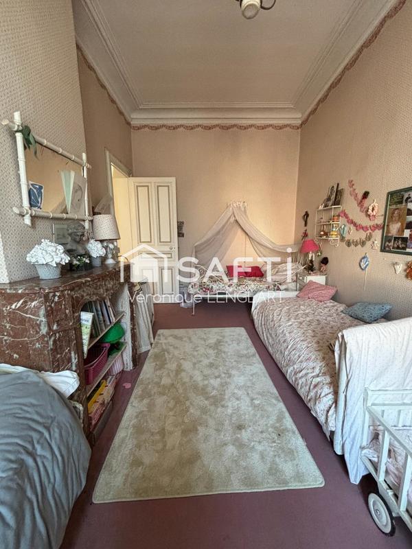 Maison - 353 m² - 10 pièces