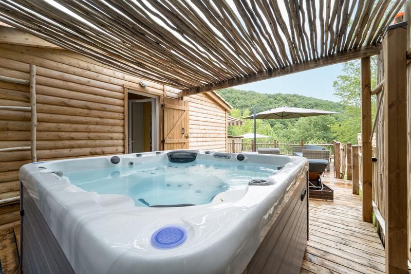 Propriété - 360 m² - 13 pièces