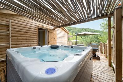 Propriété - 360 m² - 13 pièces