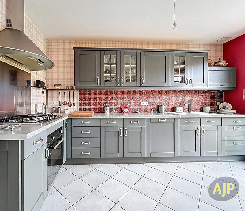 Maison - 145 m² - 6 pièces