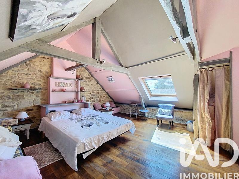 Maison - 226 m² - 7 pièces