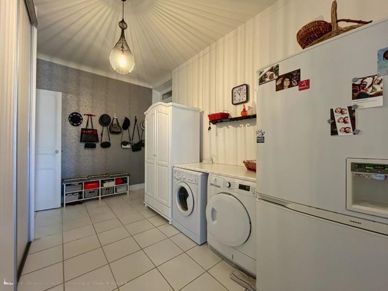 Maison - 390 m² - 10 pièces