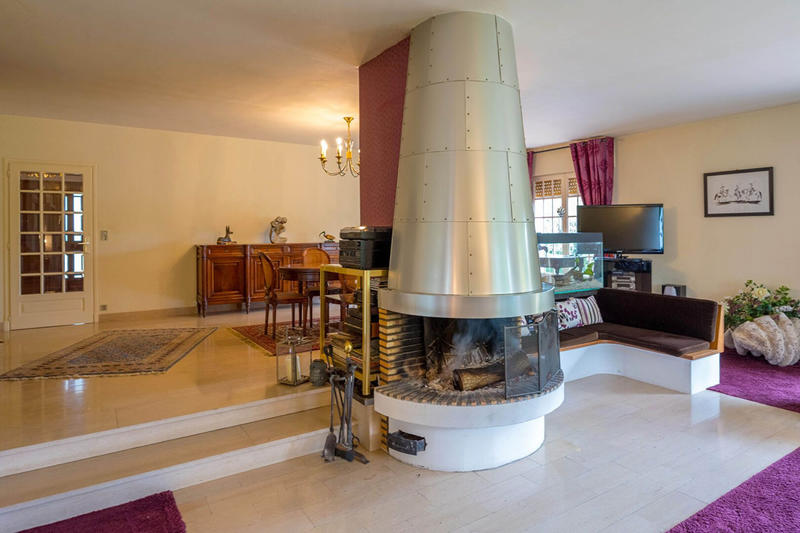 Maison - 267 m² - 7 pièces