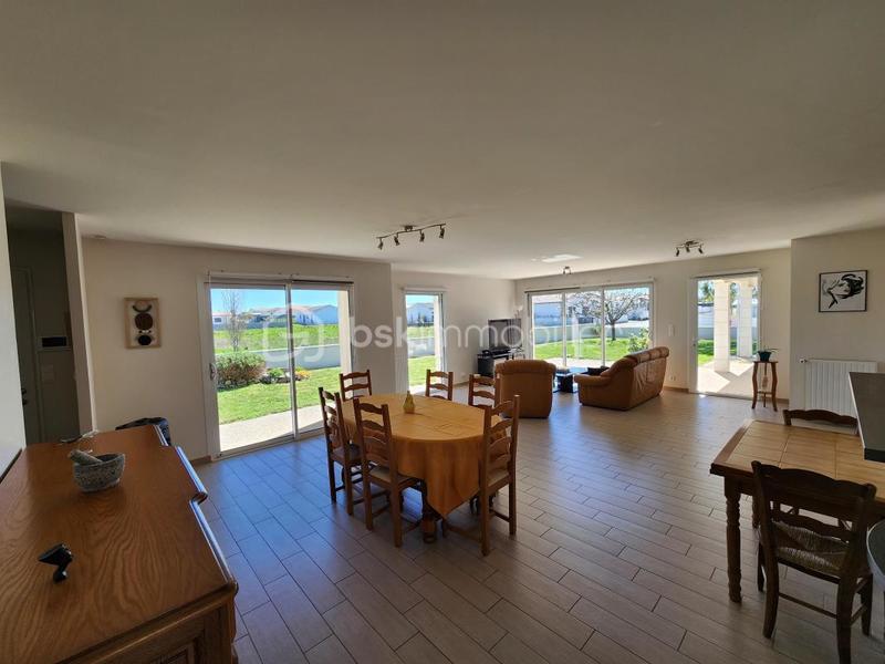 Maison traditionnelle - 146 m² - 5 pièces