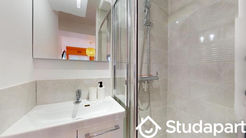 Chambre - 9 m² - 1 pièce