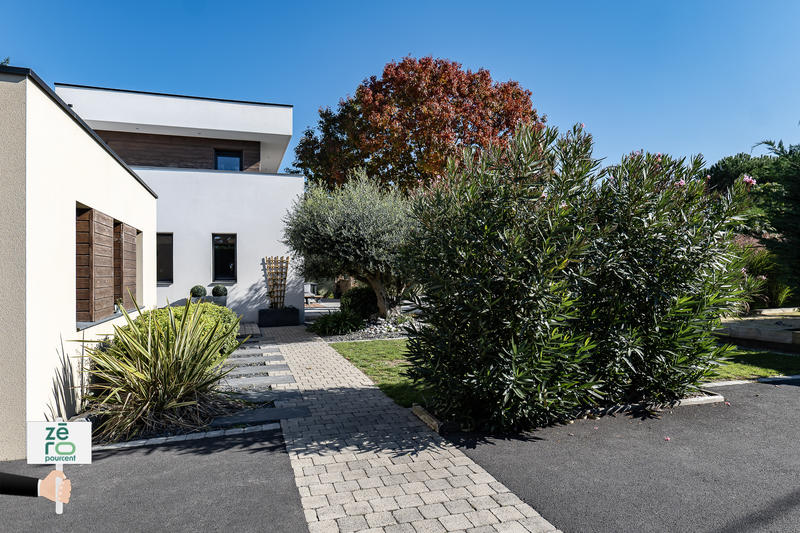 Maison - 182 m² - 6 pièces