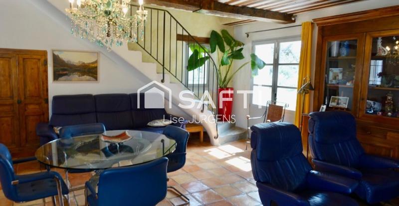 Maison - 270 m² - 9 pièces