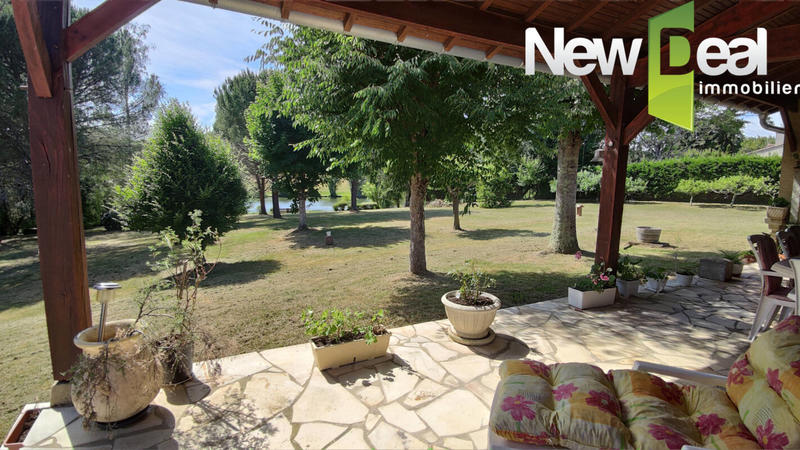 Maison - 217 m² - 6 pièces