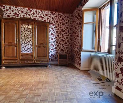 Maison traditionnelle - 125 m² - 6 pièces