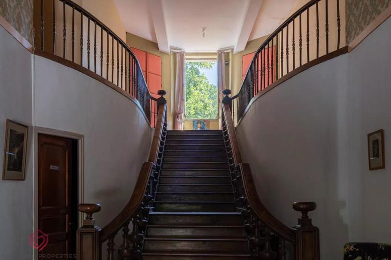 Maison de maîtres - 409 m² - 13 pièces