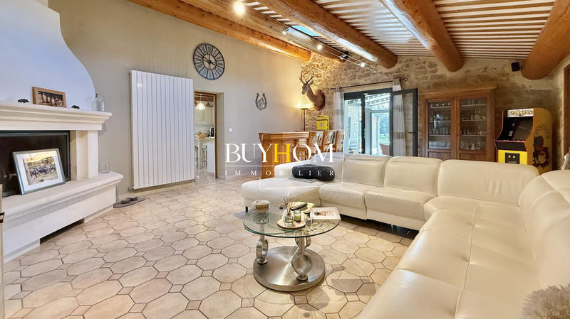 Maison - 215 m² - 7 pièces