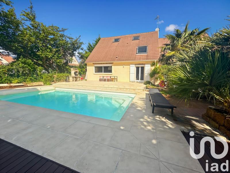 Maison - 209 m² - 8 pièces