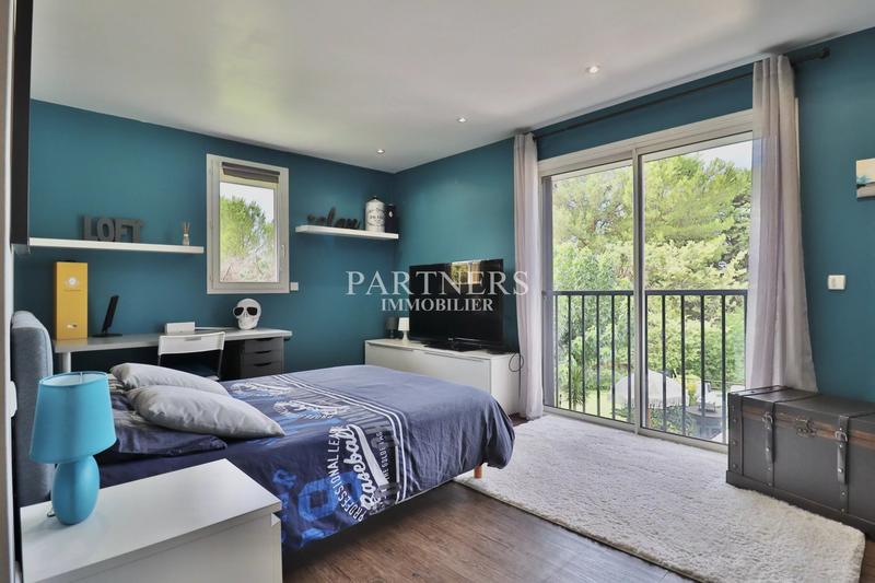 Maison - 300 m² - 10 pièces