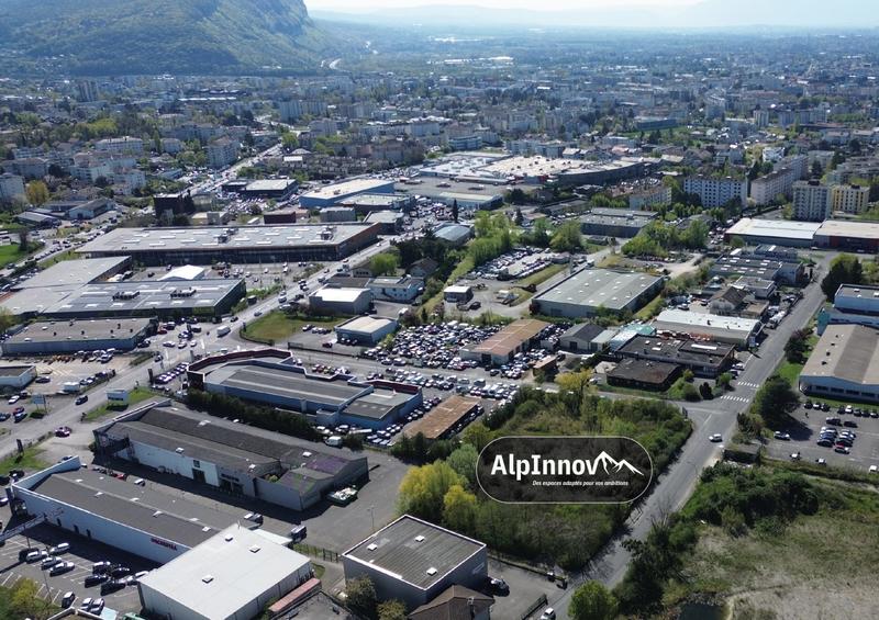 Local d'activités - 330 m²