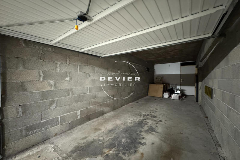 Parking / Garage - 25 m²