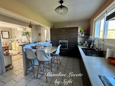 Maison - 135 m² - 8 pièces