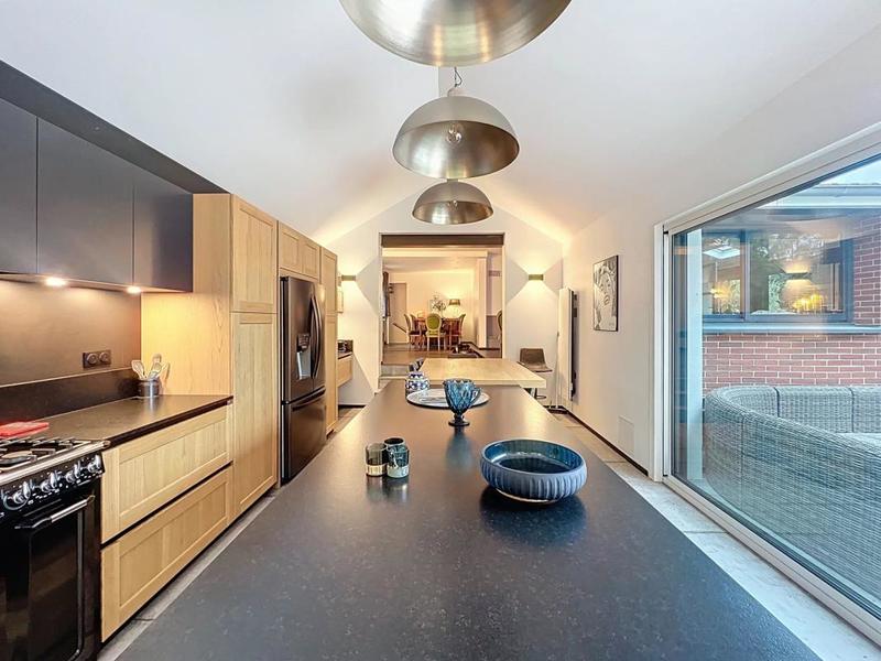 Maison - 186 m² - 7 pièces