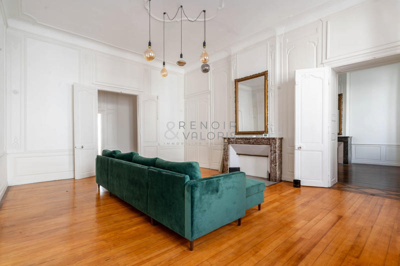 Appartement - 160 m² - 4 pièces