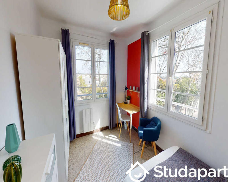 Chambre - 70 m² - 1 pièce