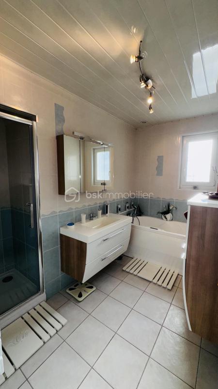 Propriété - 100 m² - 5 pièces