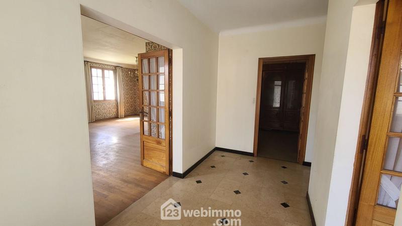 Maison - 267 m² - 12 pièces