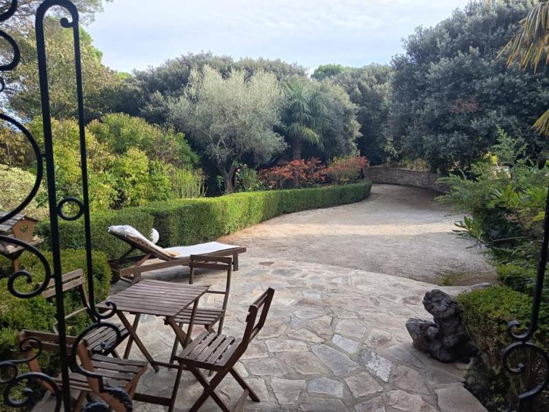 Maison - 182 m² - 10 pièces