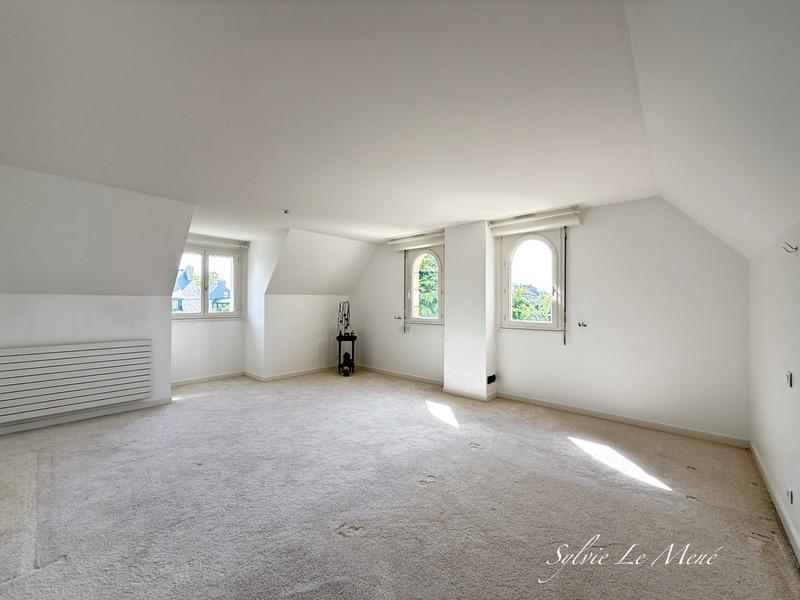 Maison - 245 m² - 7 pièces