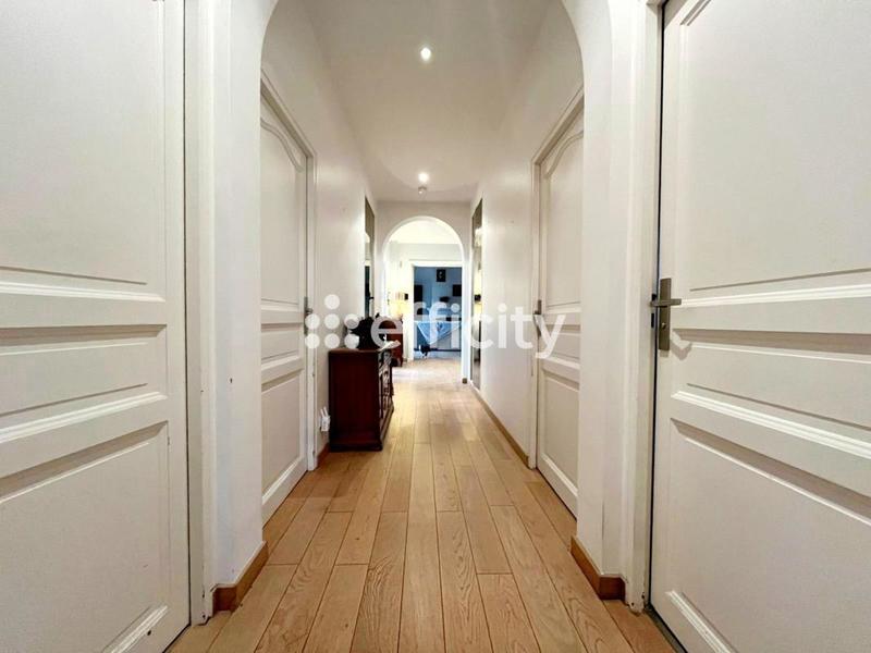 Maison - 190 m² - 6 pièces