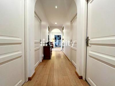 Maison - 190 m² - 6 pièces