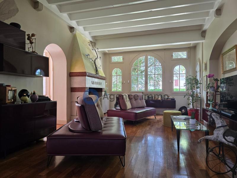 Maison - 207 m² - 6 pièces