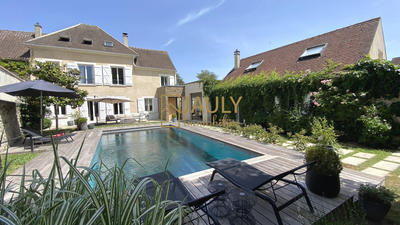 Maison - 300 m² - 9 pièces