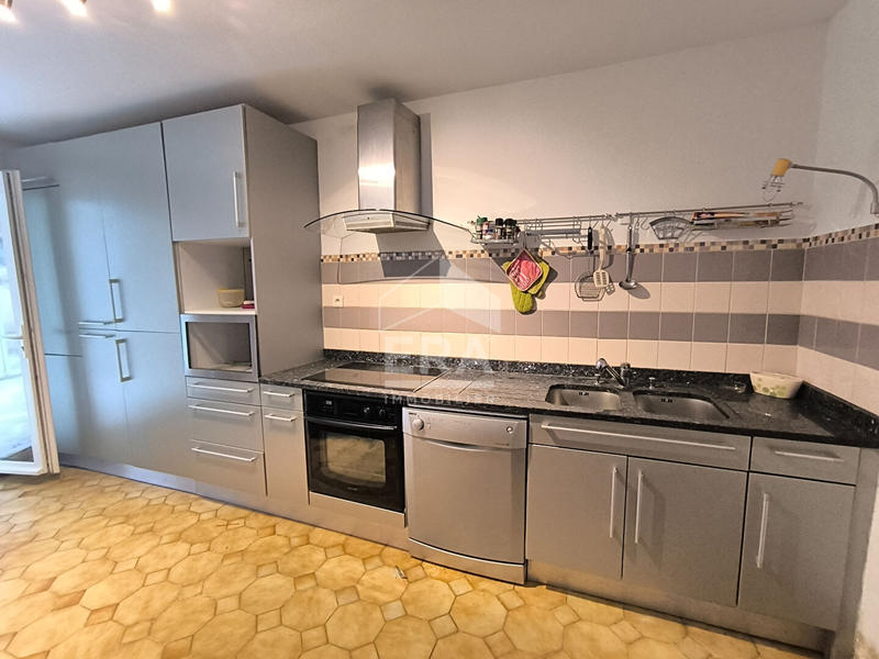 Maison - 121 m² - 6 pièces